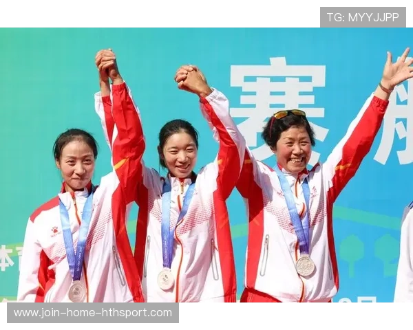 赛艇队保持良好节奏,训练中协作度显著增强 赛艇队保持良好节奏,训练中协作度显著增强