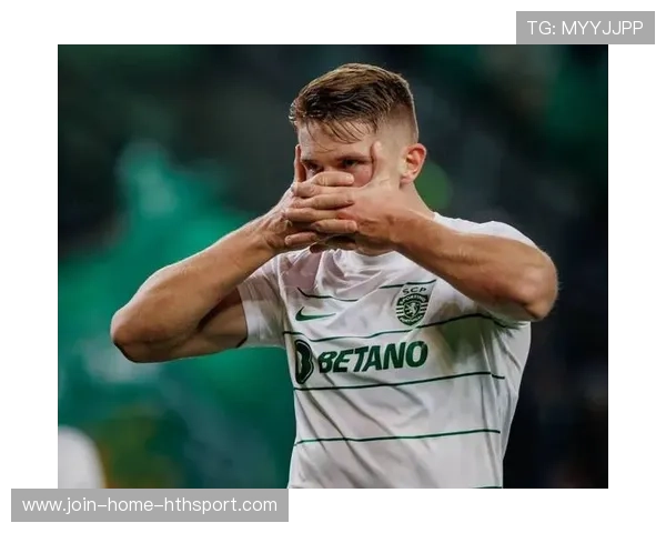 约克雷斯门前包抄得手，阿森纳前场进攻配合极度流畅